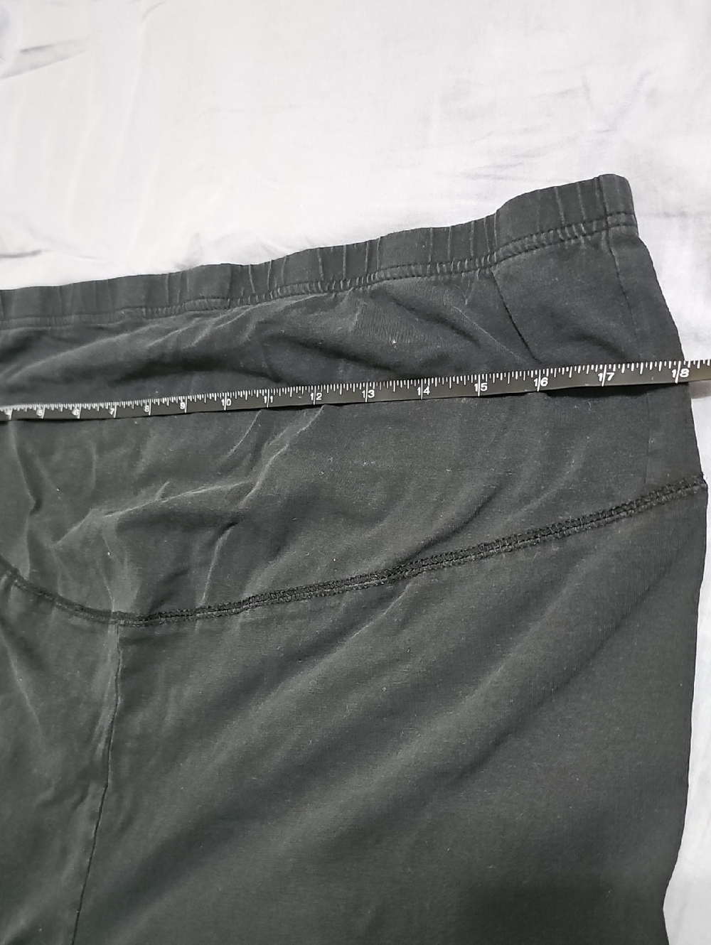 Motherhood Maternity Black 1x Full Panel Capri Leggings - Picture 5 of 5